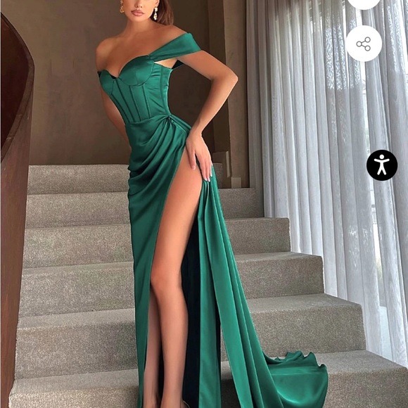 Miss circle Green High Slit Corset Satin Gown - Picture 2 of 4